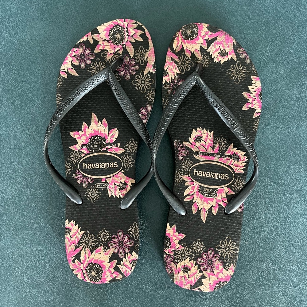 Havaianas Floral Flip Flops (9/10)